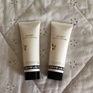 Marc Jacobs Body Lotion and Shower Gel Set